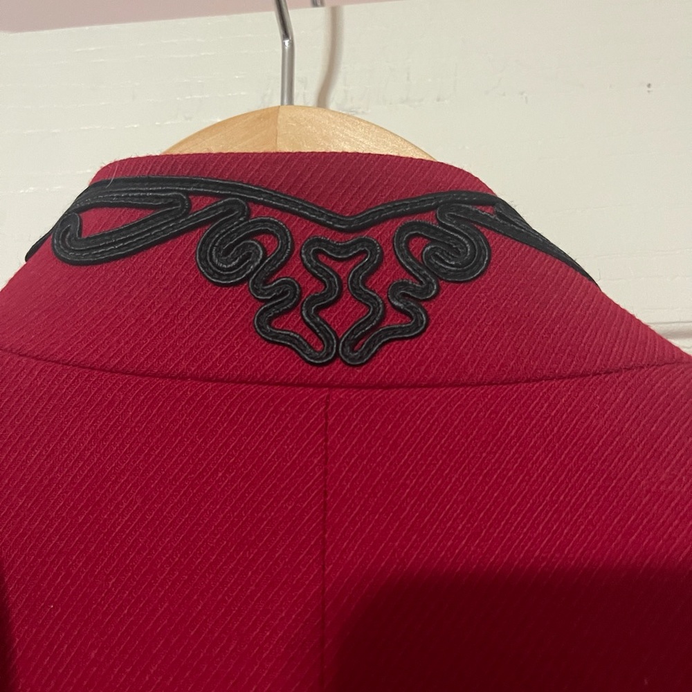 Snazzy, jazzy and classic Talbots red blazer with black sartouche trim - Picture 6 of 9